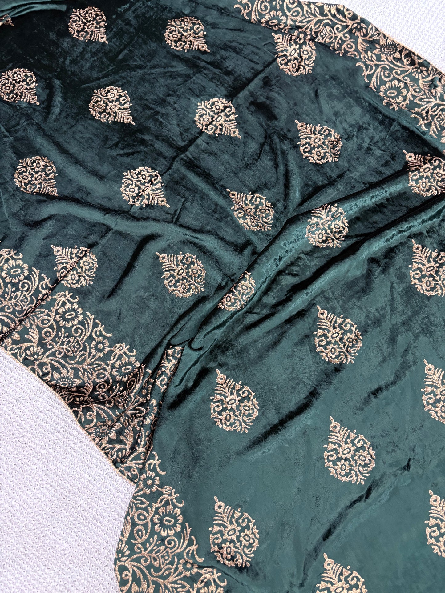 Green & white velvet shawls