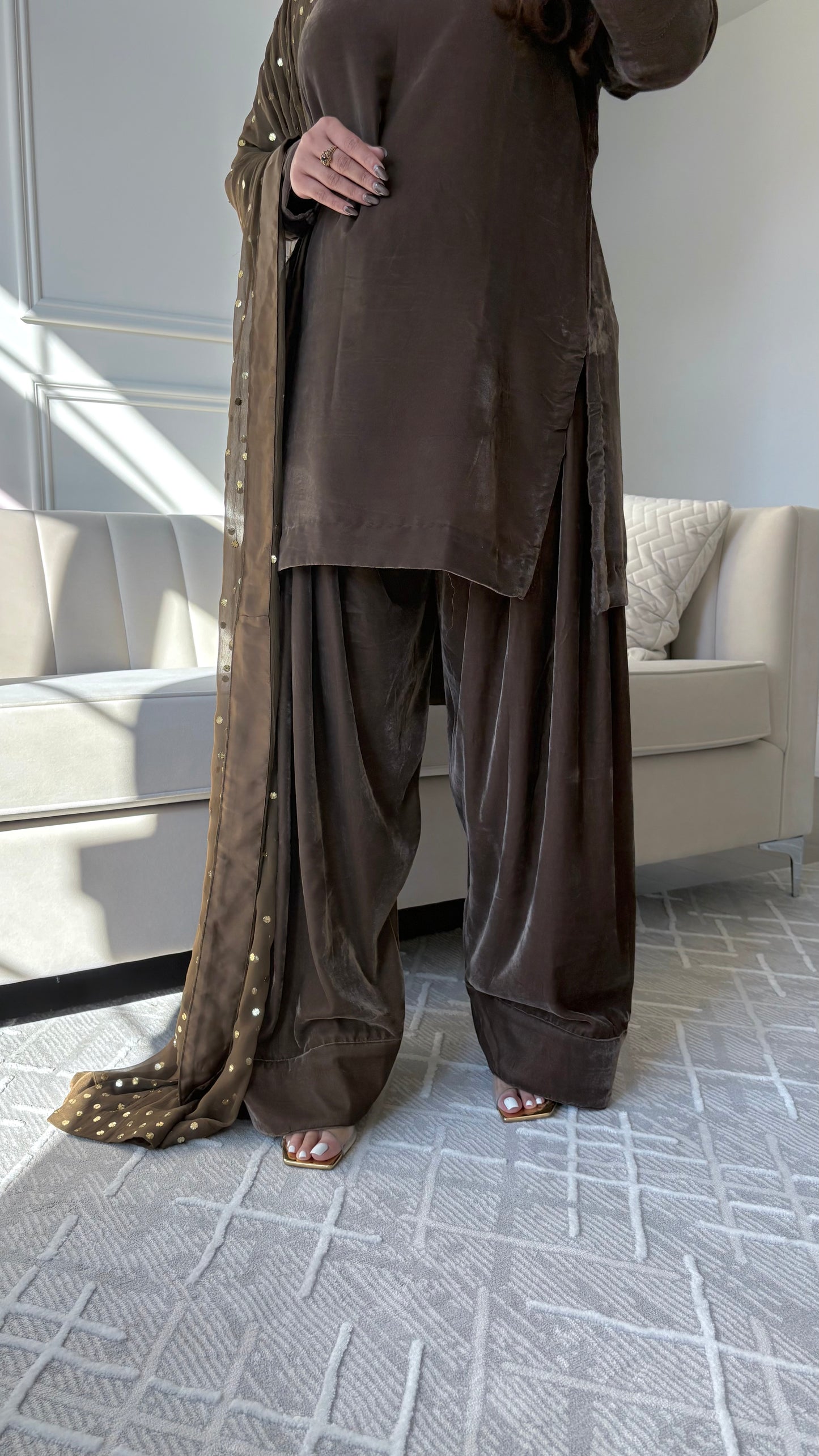 Sarina Farshi Shalwar
